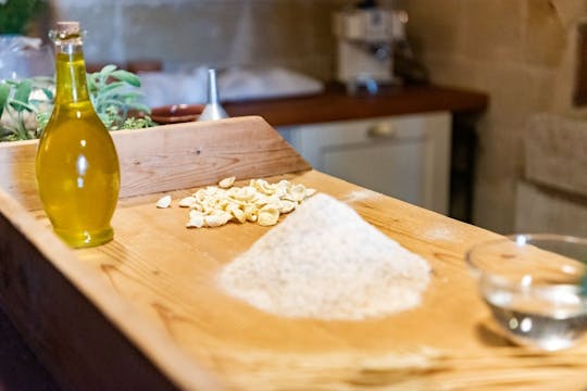 Cours de cuisine privé et déjeuner fermier dans une grotte à Matera