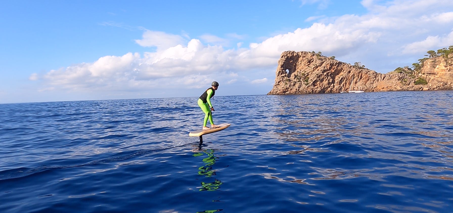 Single rider electric flying surfboard experience in Majorca