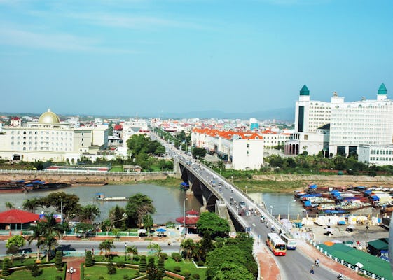Półdniowa wycieczka po śródlądowym mieście z Ha Long