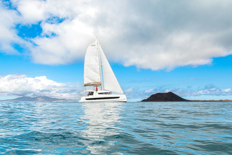 Luxury Oby Catamaran Cruise Corralejo | musement