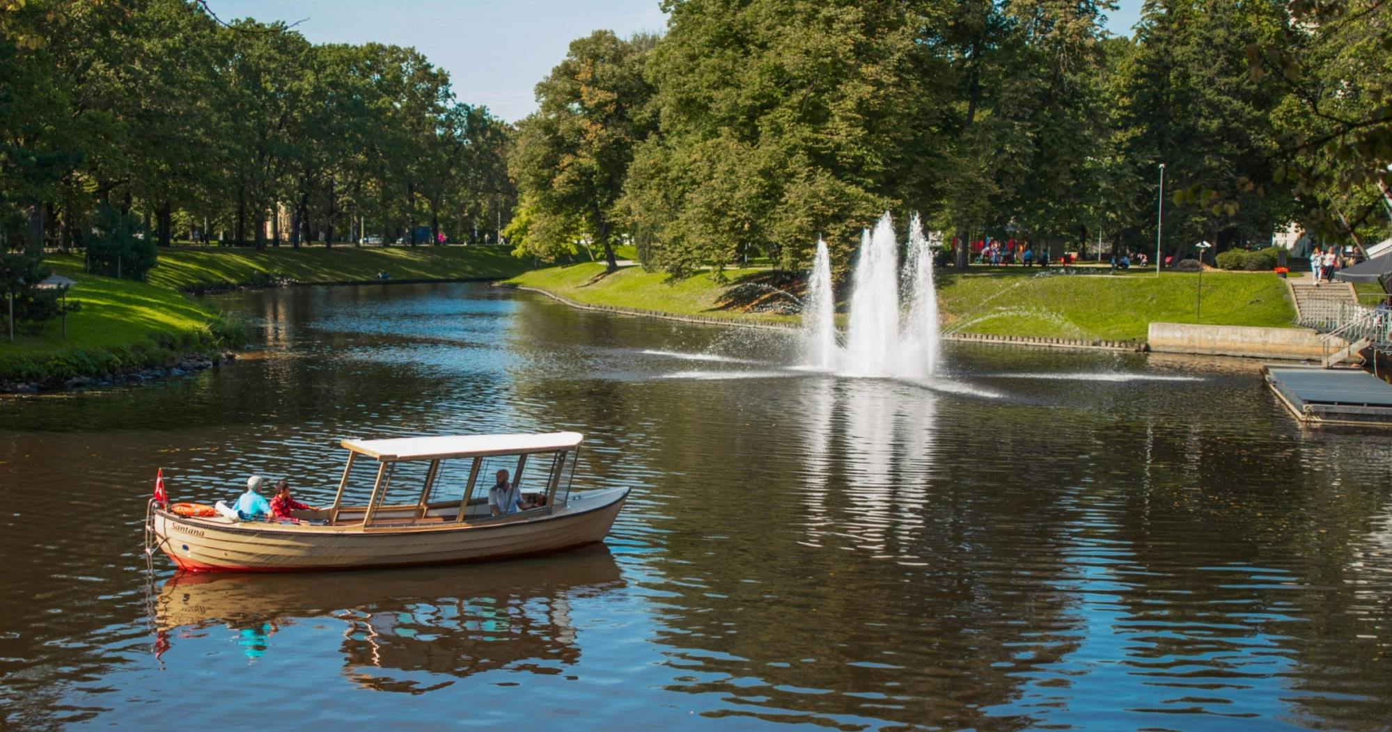 Canal Boat Sightseeing Tour in Riga