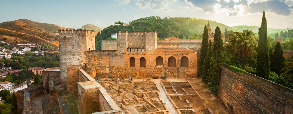 Historyczne centrum Granady i Alhambra: całodniowa wycieczka z przewodnikiem