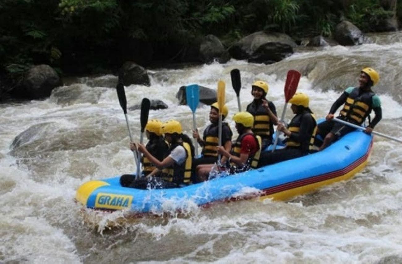 Ubud Ayung river rafting with Bantuan Temple visit
