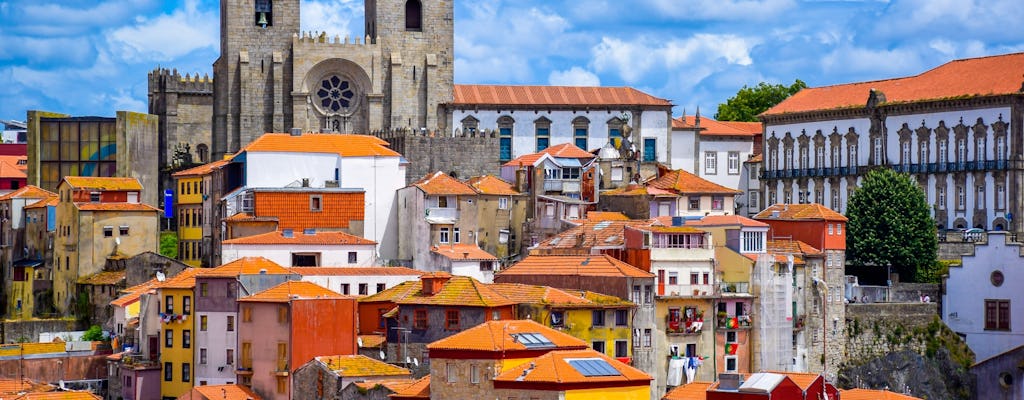 Wycieczka po Porto tuk-tukiem i wycieczka z przewodnikiem po piwnicy z winem porto z degustacjami