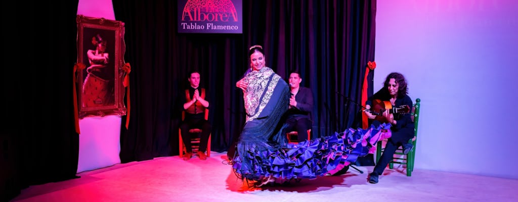 Espectáculo de flamenco tradicional en un tablao del centro histórico de Granada