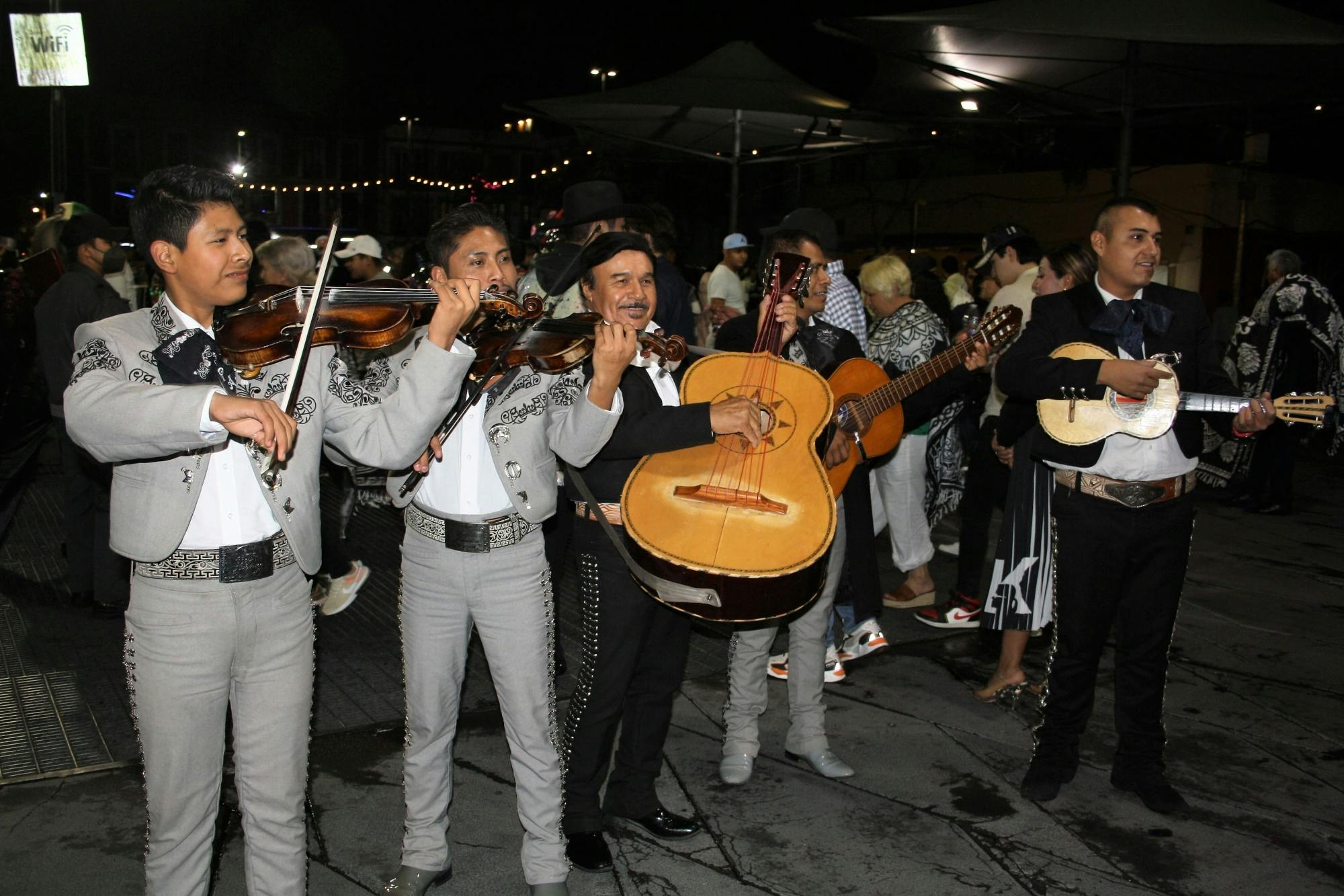 Garibaldi By Night, a Mariachi Experience