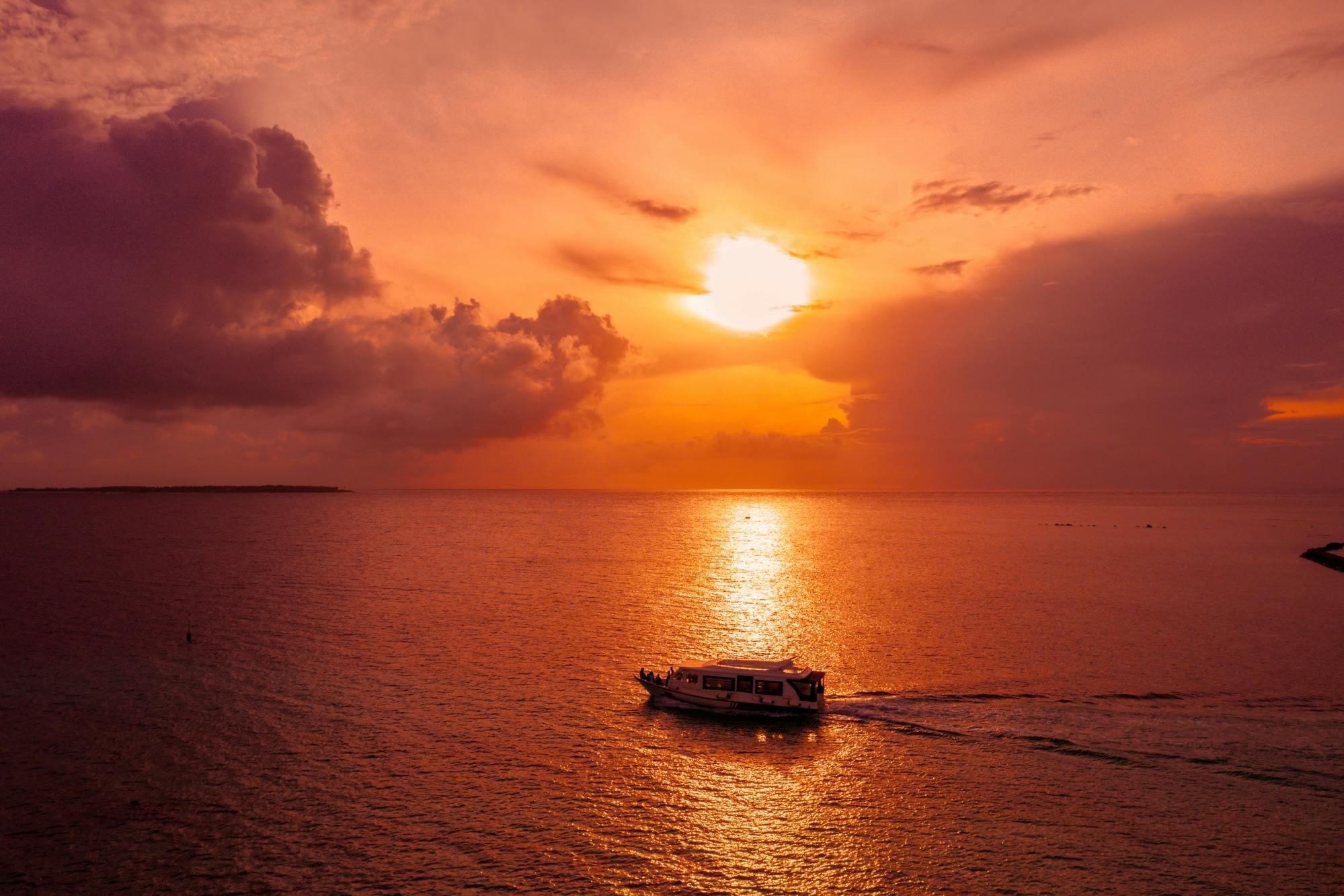 Cruzeiro ao pôr do sol de RIU Atoll e RIU Palace Maldivas