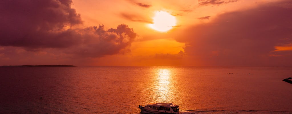 Bootsfahrt bei Sonnenuntergang ab RIU Atoll und RIU Palace Maldivas