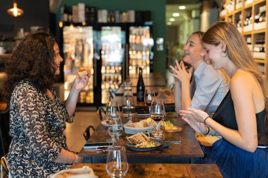 Guided tasting tour of Chartrons the wine district of Bordeaux