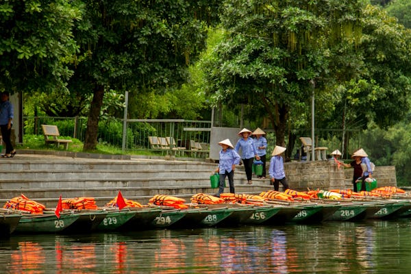 Hoa Lu e Trang Uma excursão de dia inteiro saindo de Hanói