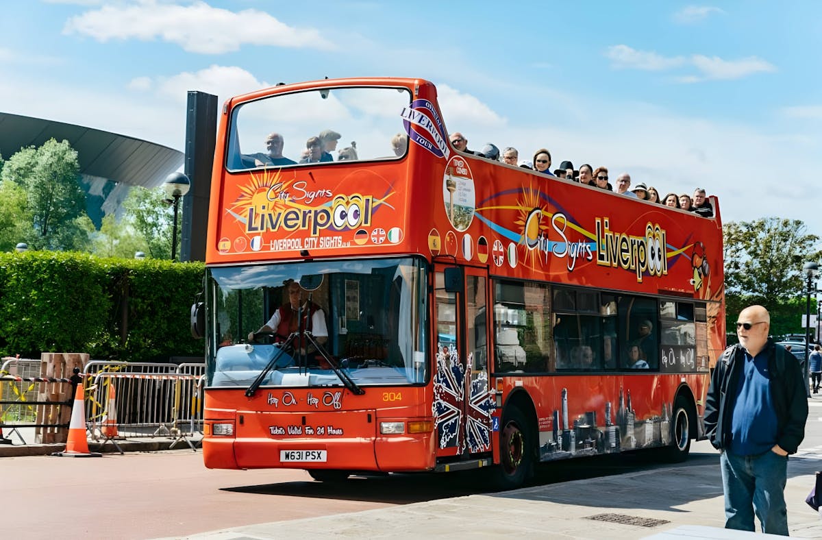 City en Beatles tour met hop-on hop-off tour ticket