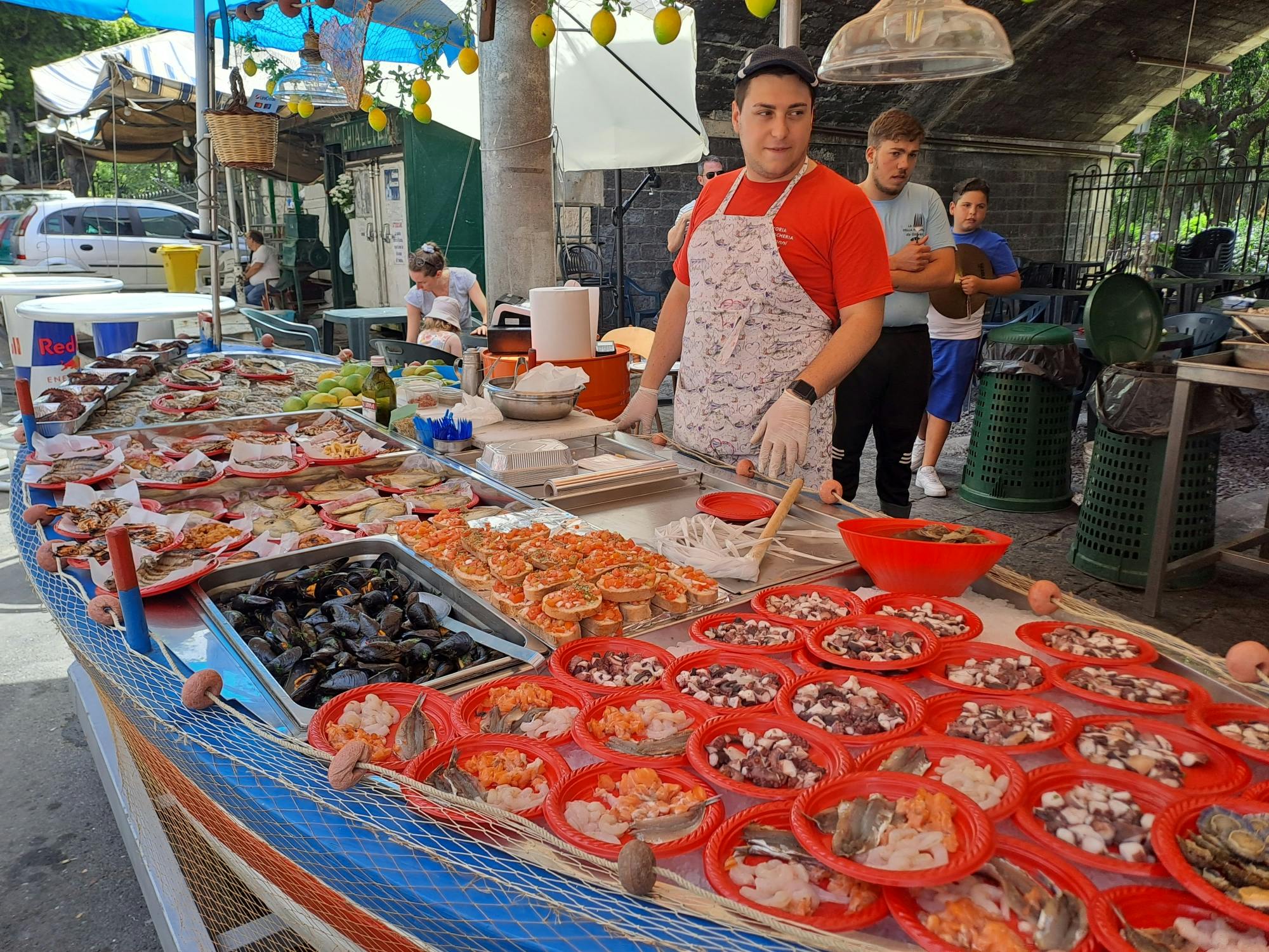 Excursão guiada de comida de rua a pé de 3 horas em Catânia