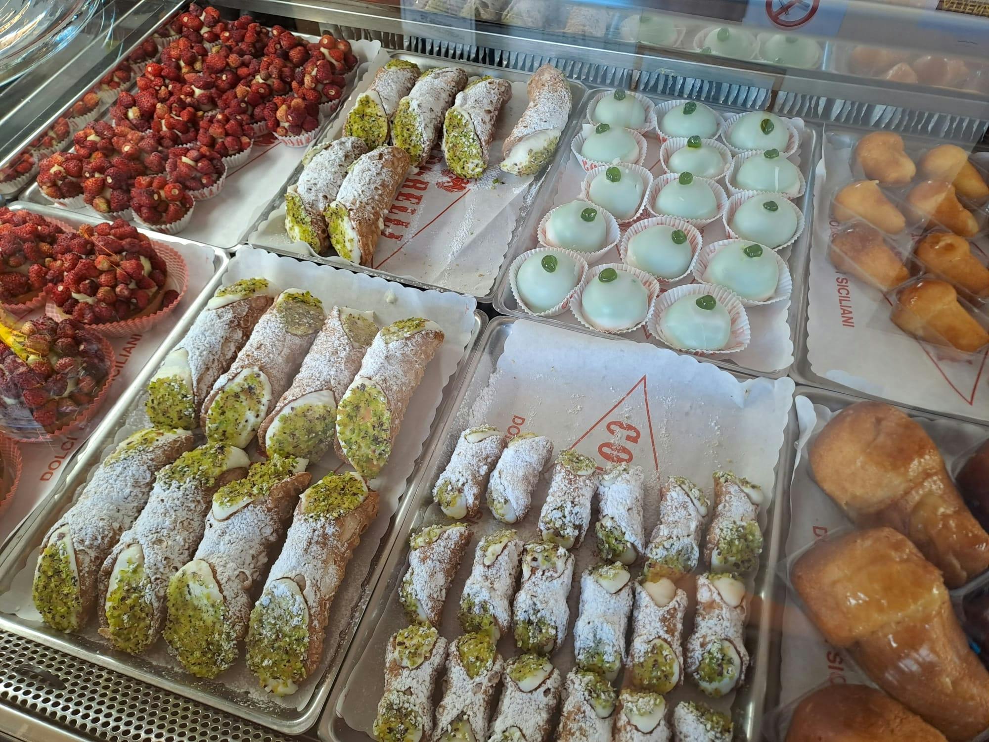 Cannolo and pastries guided walking tour in Catania Musement