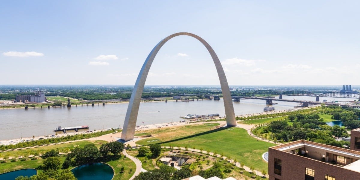 St. Louis Arch guided tour with Gateway boat cruise