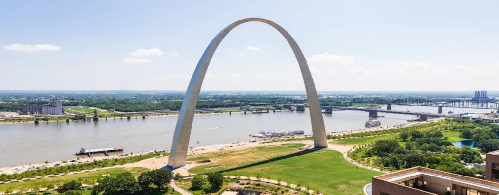Gateway Arch and Mississippi River, St. Louis (Musement)