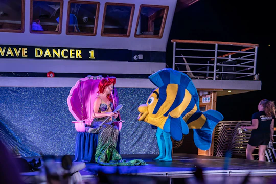 Wave Dancer sunset cruise with Stardust Variety Show
