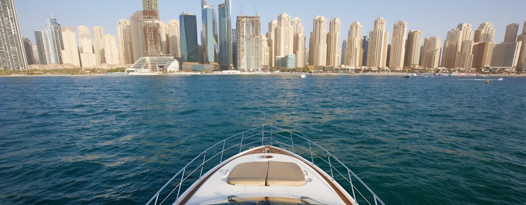 Cruzeiro privado em iate de luxo em Dubai