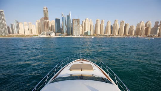 Luxury yacht private cruise in Dubai