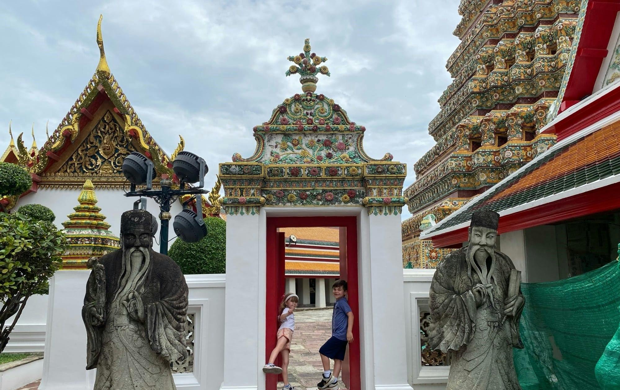 Sapori e templi lungo il tour privato di Chao Phraya