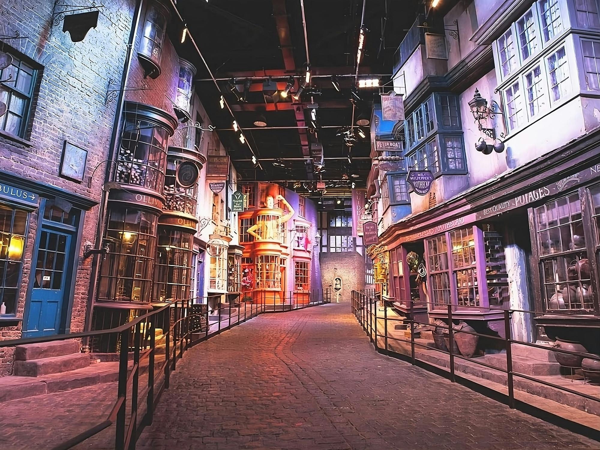 Ab London: Warner Bros. Studiotour London - Eintrittskarte für „The Making of Harry Potter“ und begleiteter Zugtransfer
