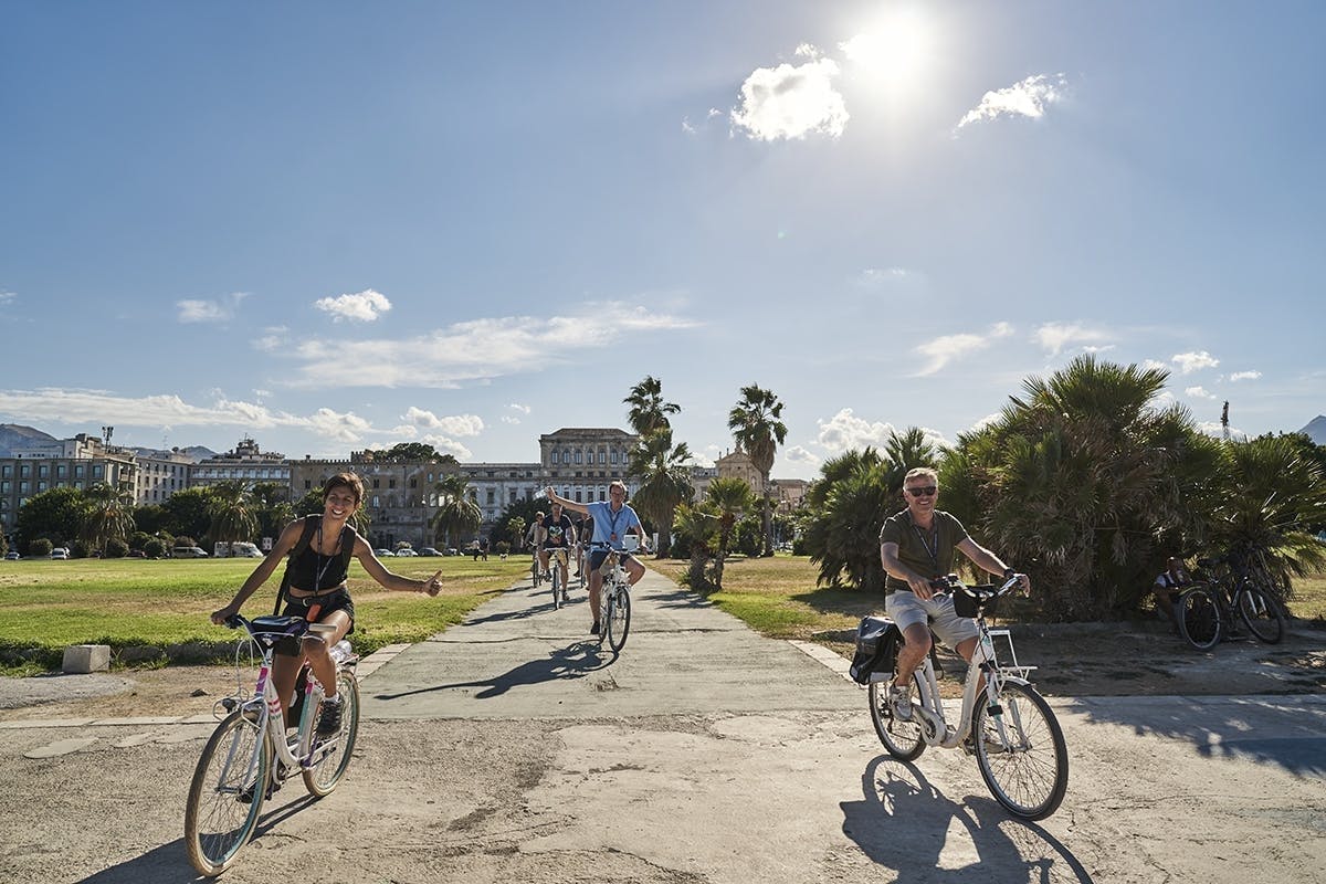 Visita guiada en bicicleta para descubrir Palermo en un corto paseo.