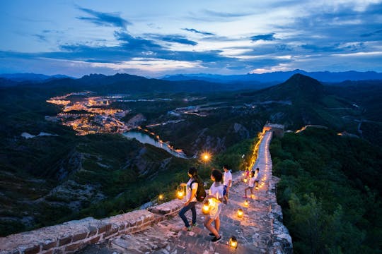 Verlicht Gubei waterstad en Simatai Great Wall all-inclusive tour