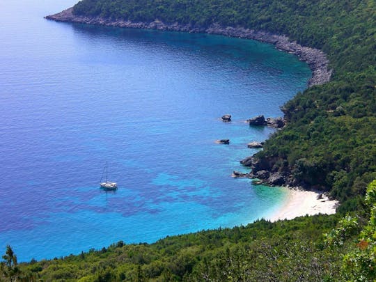 Boottocht naar Koutsoupia Beach BBQ & Zonsondergang bij Antisamos Beach