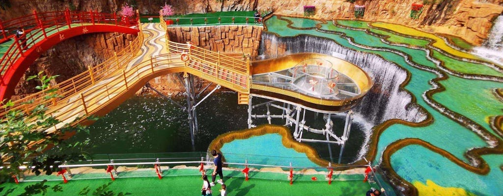 Shilinxia-Glasplattform und Besichtigung des Kunstviertels 798 oder der Ming-Stadtmauer