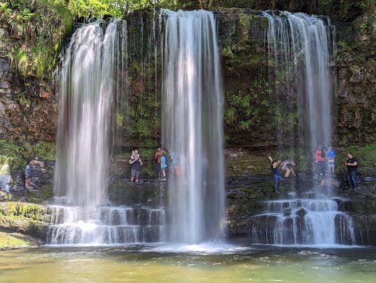 Promenade dans les cascades avec le transport depuis Cardiff