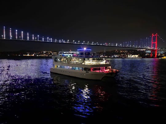3-hour Bosphorus catamaran cruise with dinner show