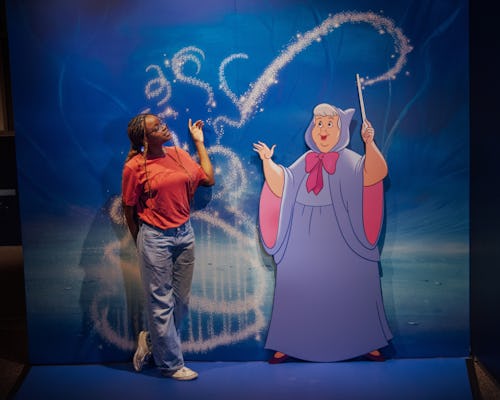 Disney 100: Die Ausstellung mit 24-Stunden-Hop-on-Hop-off-Bustour