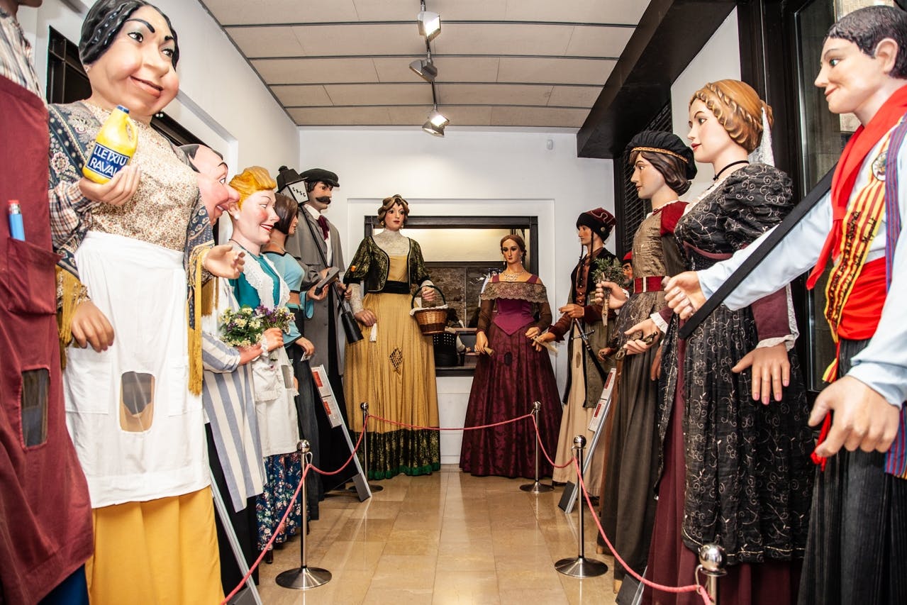 Guided walking tour of Catalan traditions in Barcelona