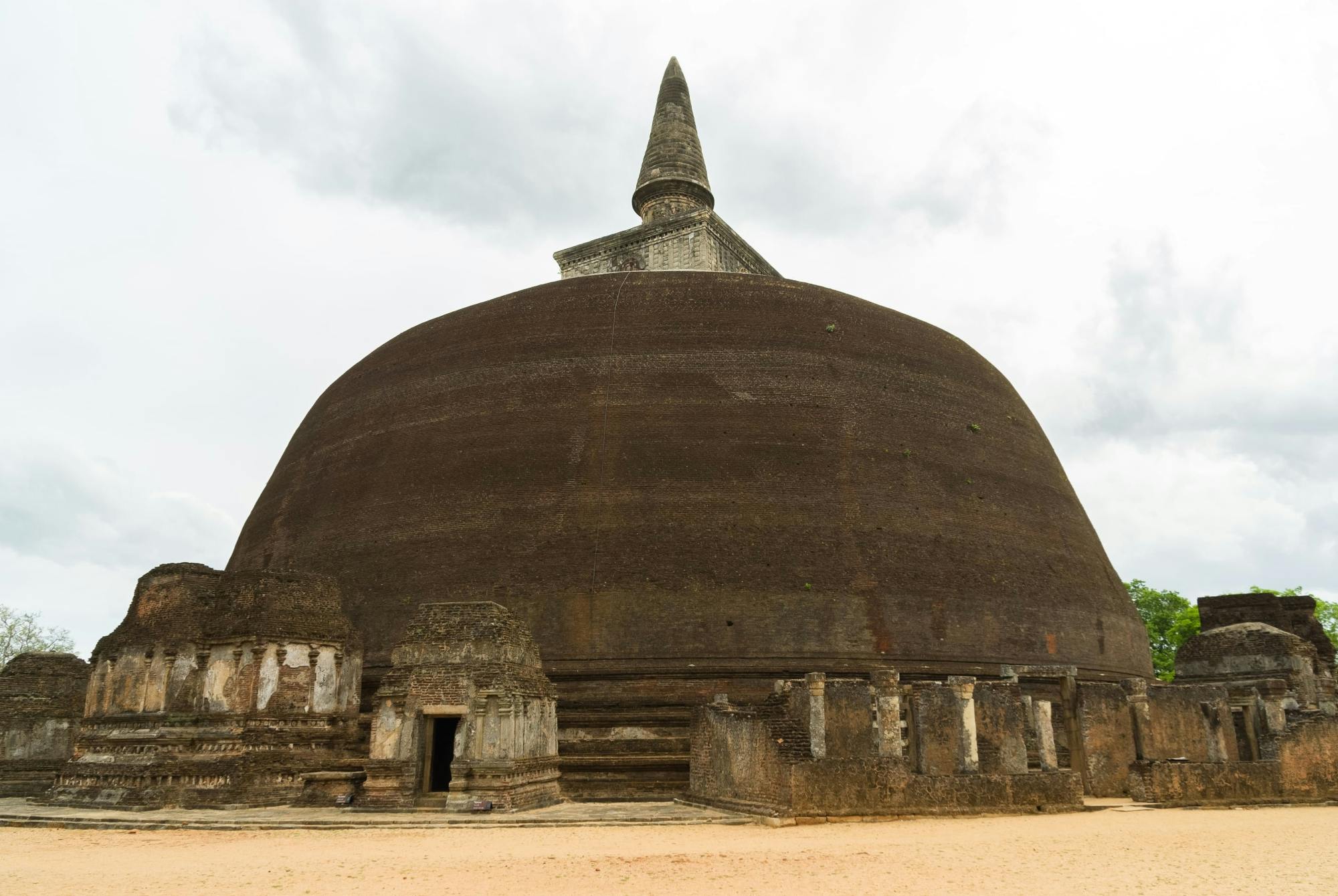 Ancient Polonnaruwa and Minneriya Park Safari Tour from the East Coast