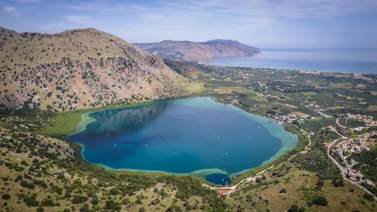 Rethymnon og Kournassjøen