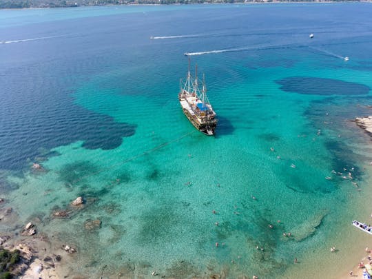 Rejs łodzią piracką na wyspę Ammouliani z Błękitną Laguną