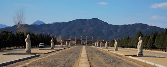 Visita privada a la Gran Muralla Huangyaguan y las Tumbas Qing del Este