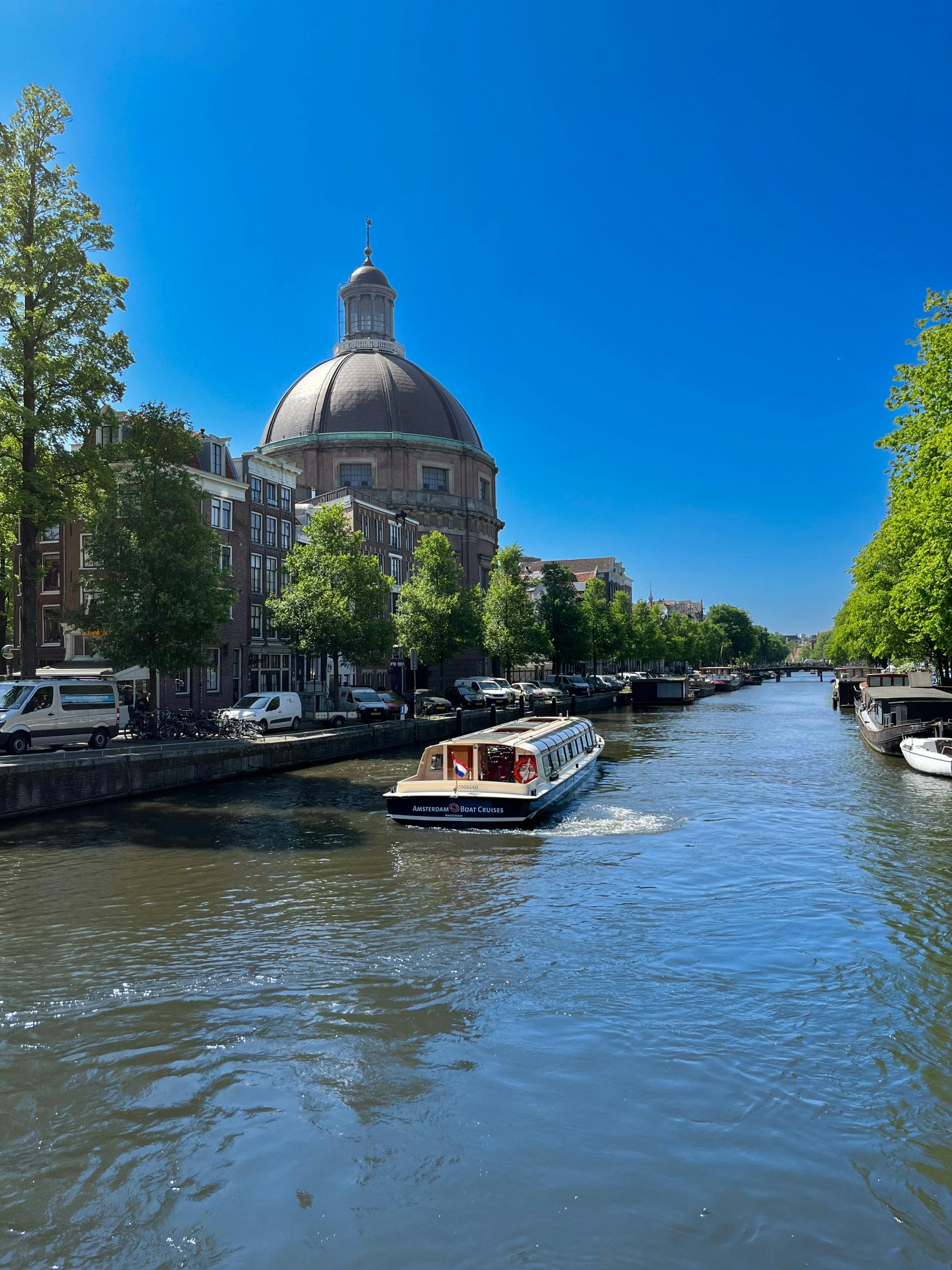 75-minutowy rejs po kanałach – najważniejsze atrakcje Amsterdamu