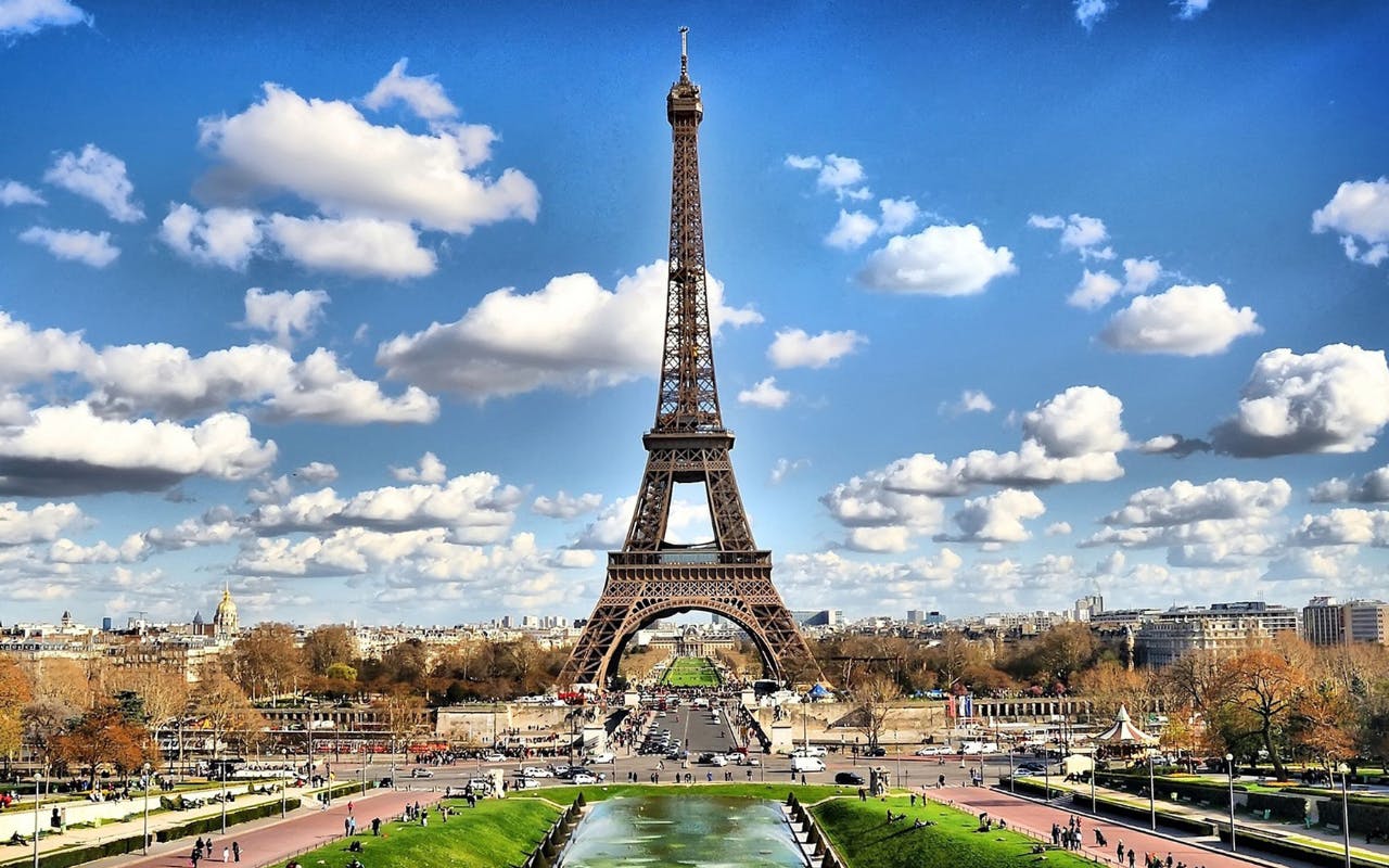Day Trip to Paris and Self-Guided Walking Tour