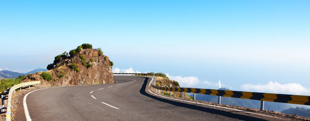 Scenic road in Madeira used as a visual for a private transfer from Madeira Airport to Funchal