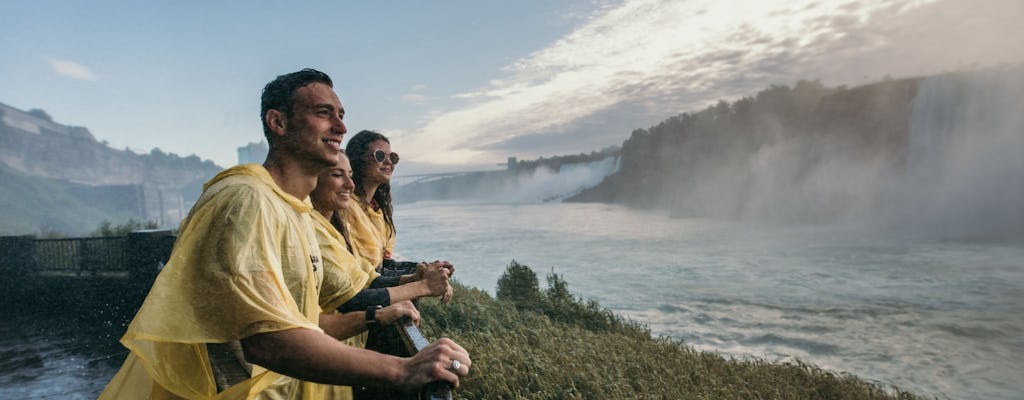 Niagara Falls Pass with 4 attractions and guided tour