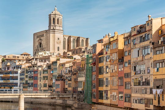 Girona Express Guided Tour with Espai Gironès Shopping