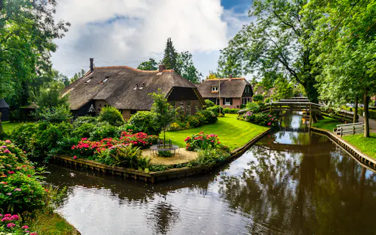 Dagtocht naar Giethoorn, authentieke boottocht en wandeltocht