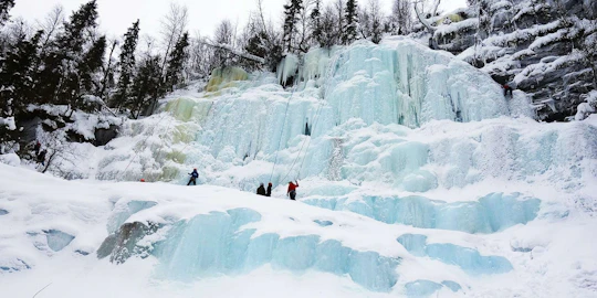 Korouoma Frozen Waterfalls Guided Tour with Hike