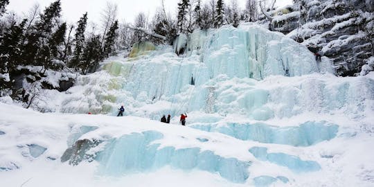 Visita guidata alle cascate ghiacciate di Korouoma con escursione
