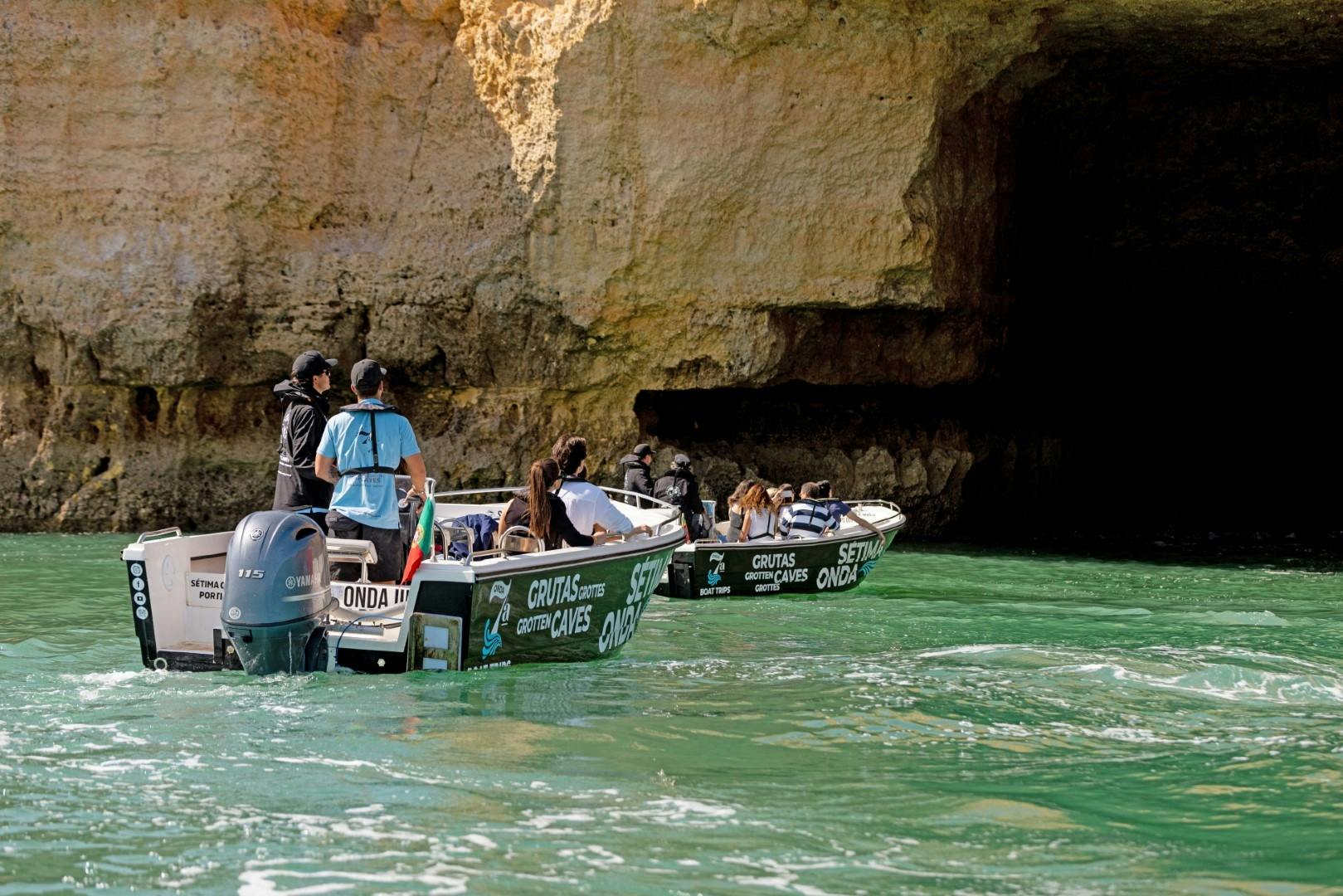 2 hour boat trip to hidden caves and beaches from Armação de Pera