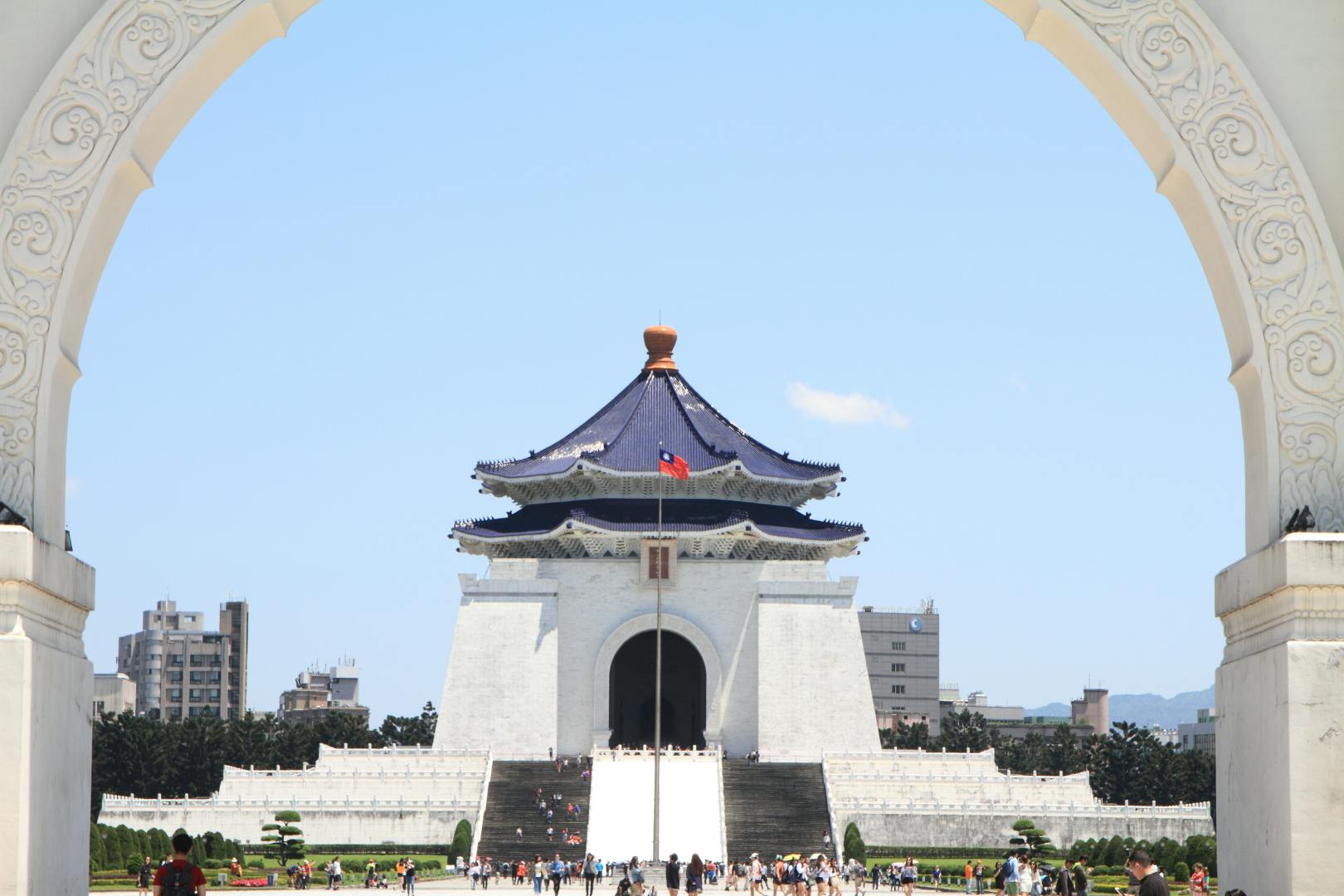 Tour of Chiang Kai shek Memorial Bangka and Dadaocheng Musement