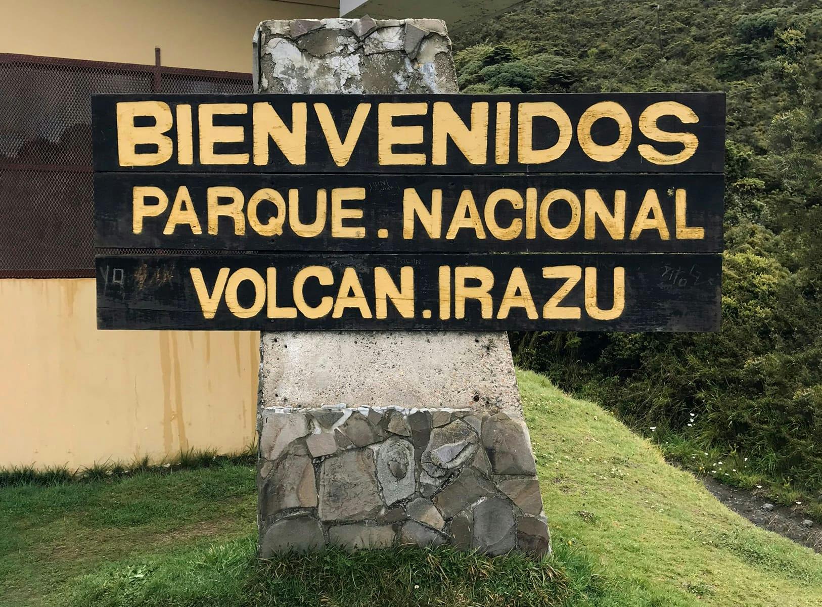 Irazú Volcano Tour and Virgen de los Angeles Basilica