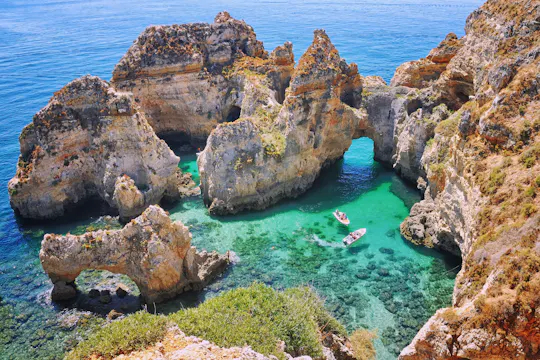 Passeios de barco guiados às grutas da Ponta da Piedade em Lagos