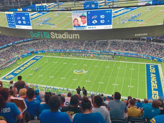 Los Angeles Rams-voetbalwedstrijdkaartje in het SoFi Stadium