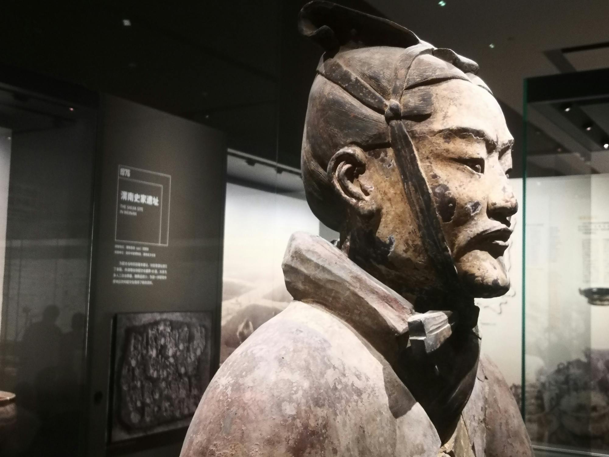 Guided Xi'an bus tour of Emperor Qin's terracotta army